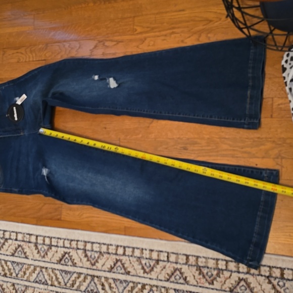 DOLLHOUSE BRAND WOMEN'S JUNIORS BLUE FLARE JEANS SIZE 11/12 - Picture 10 of 16